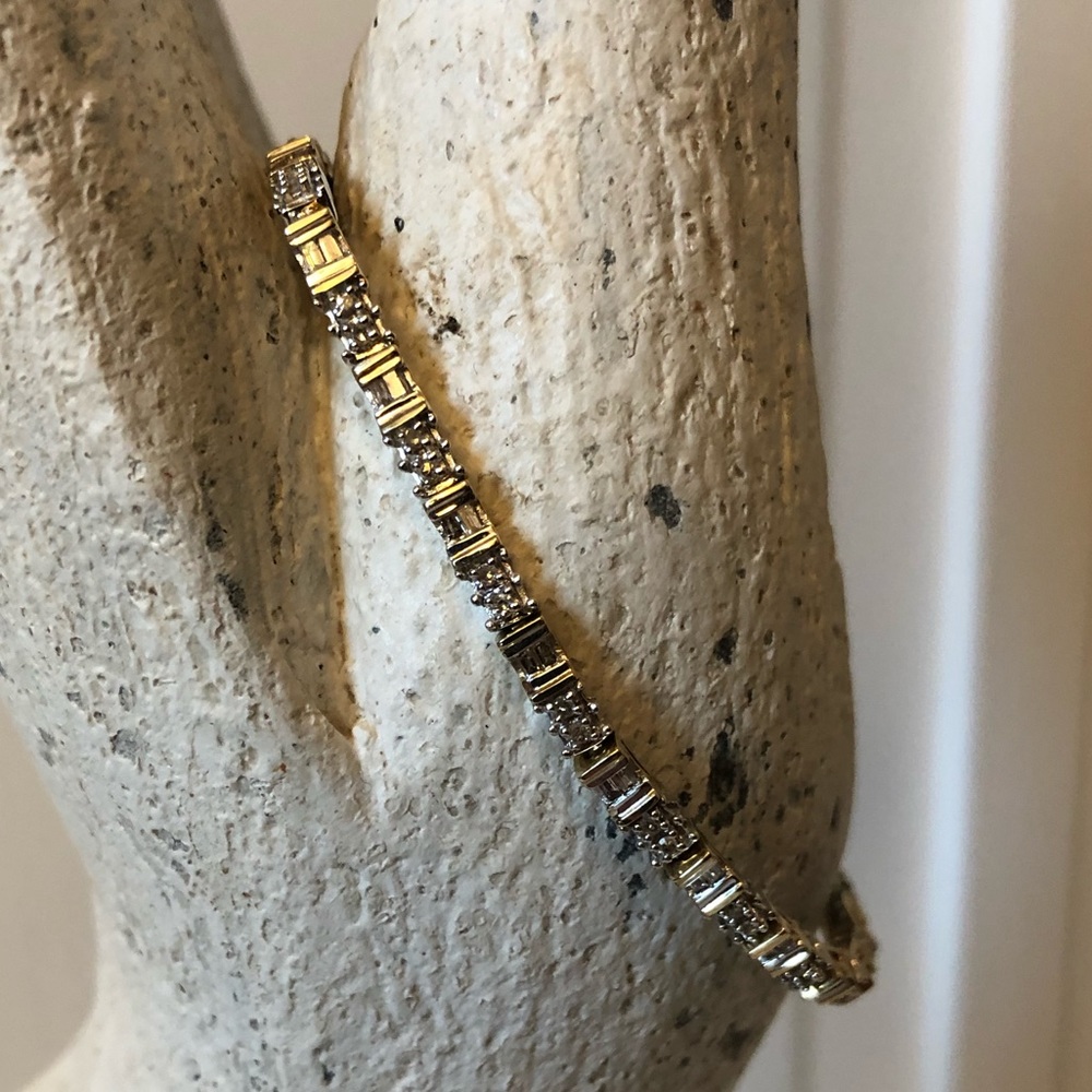 Diamond chip tennis bracelet